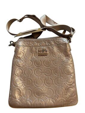 Coach Metallic Crossbody Bag Embossed Signature Pattern Crossbody Strap Champaig